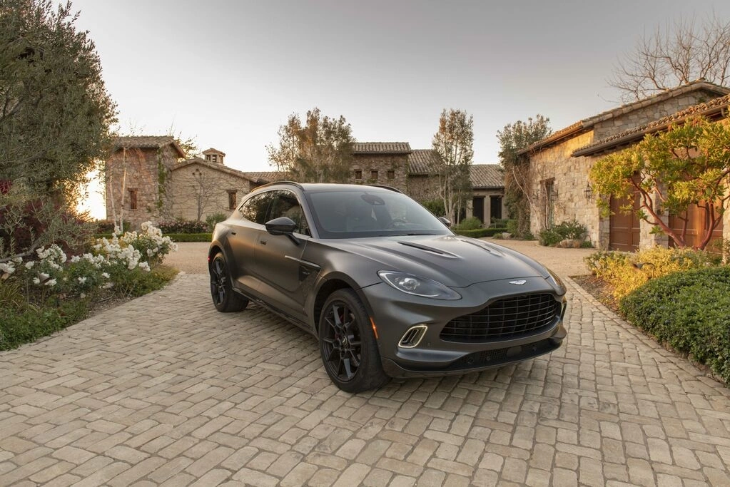 Aston Martin DBX 2026 2