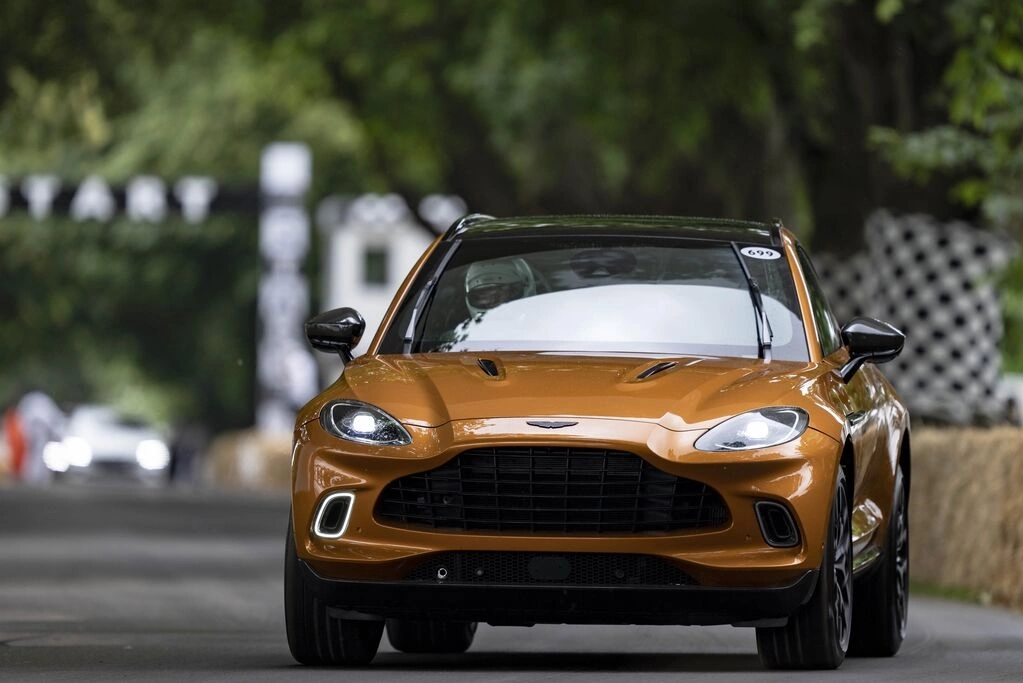 Aston Martin DBX 2026 6
