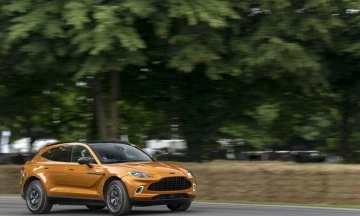 Aston Martin DBX 2026 21