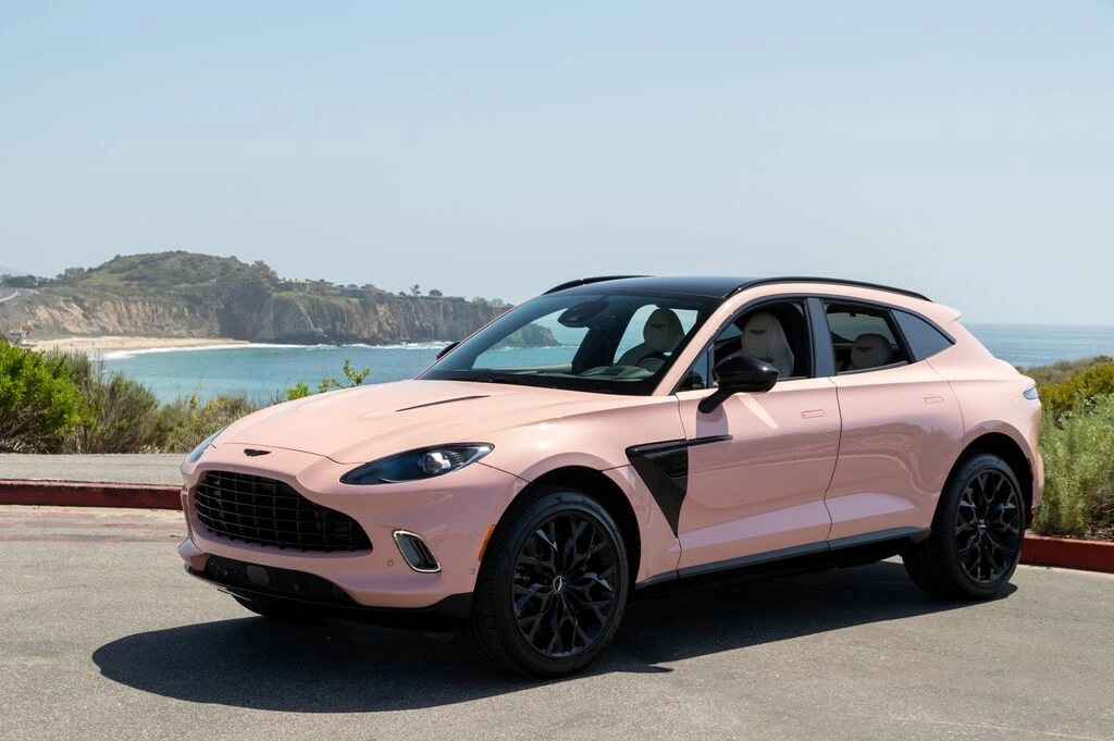 Aston Martin DBX 2026 8
