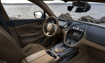 Aston Martin DBX 2026 25