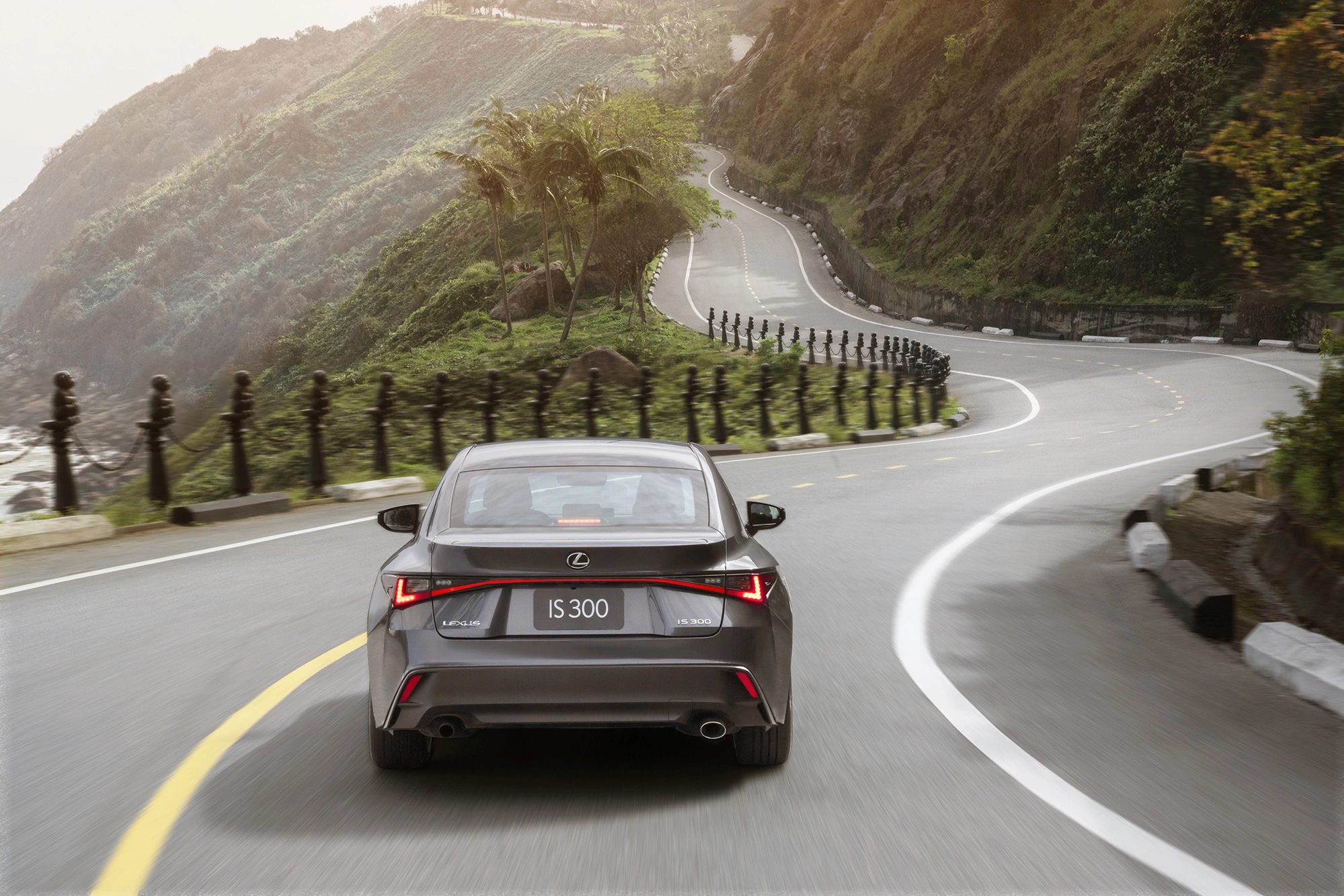 Lexus IS 2026 3
