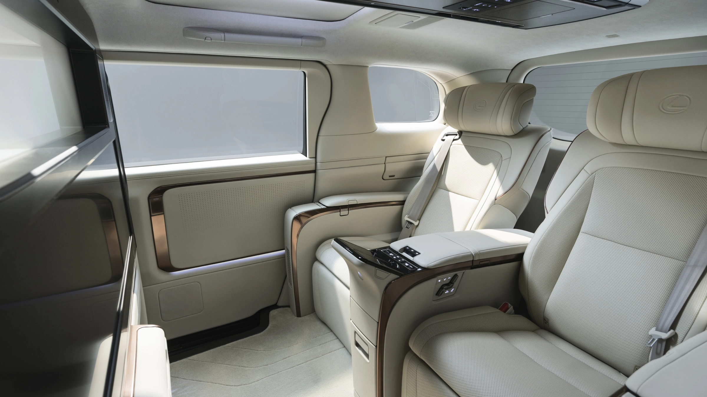 Lexus LM 2026 23