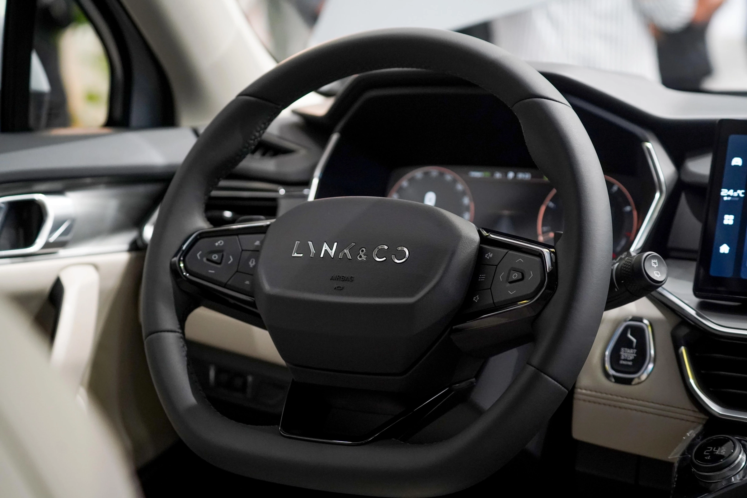 Lynk & Co 06 2026 17