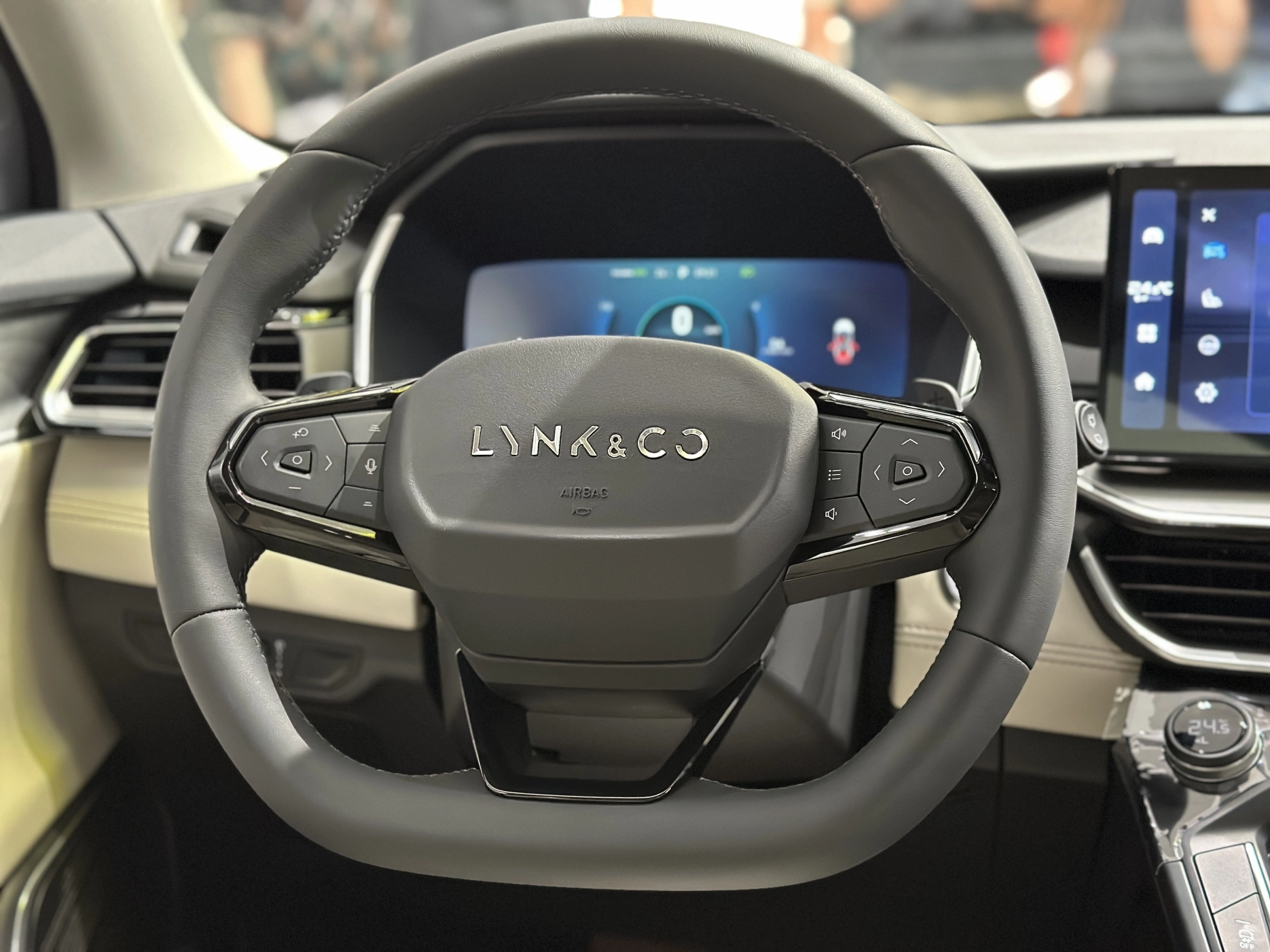 Lynk & Co 06 2026 20