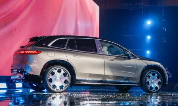 Mercedes Maybach EQS SUV 2026 32