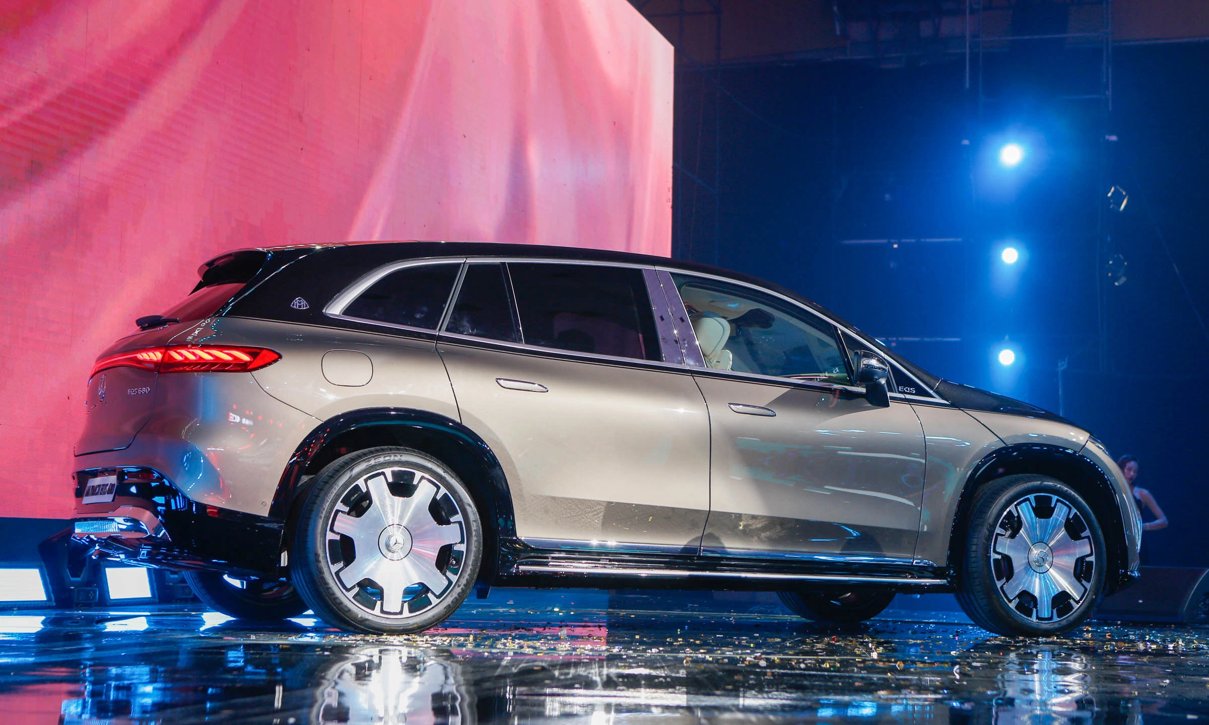 Mercedes Maybach EQS SUV 2026 9