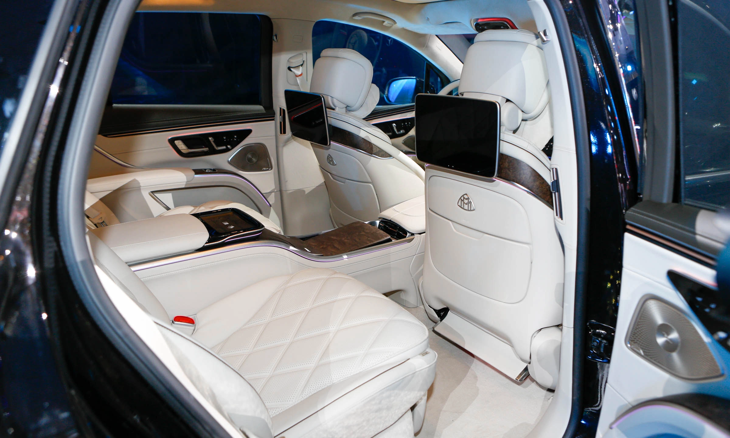 Mercedes Maybach EQS SUV 2026 20
