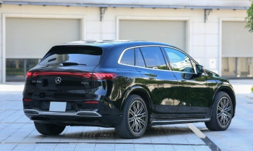 Mercedes EQS SUV 2026 46