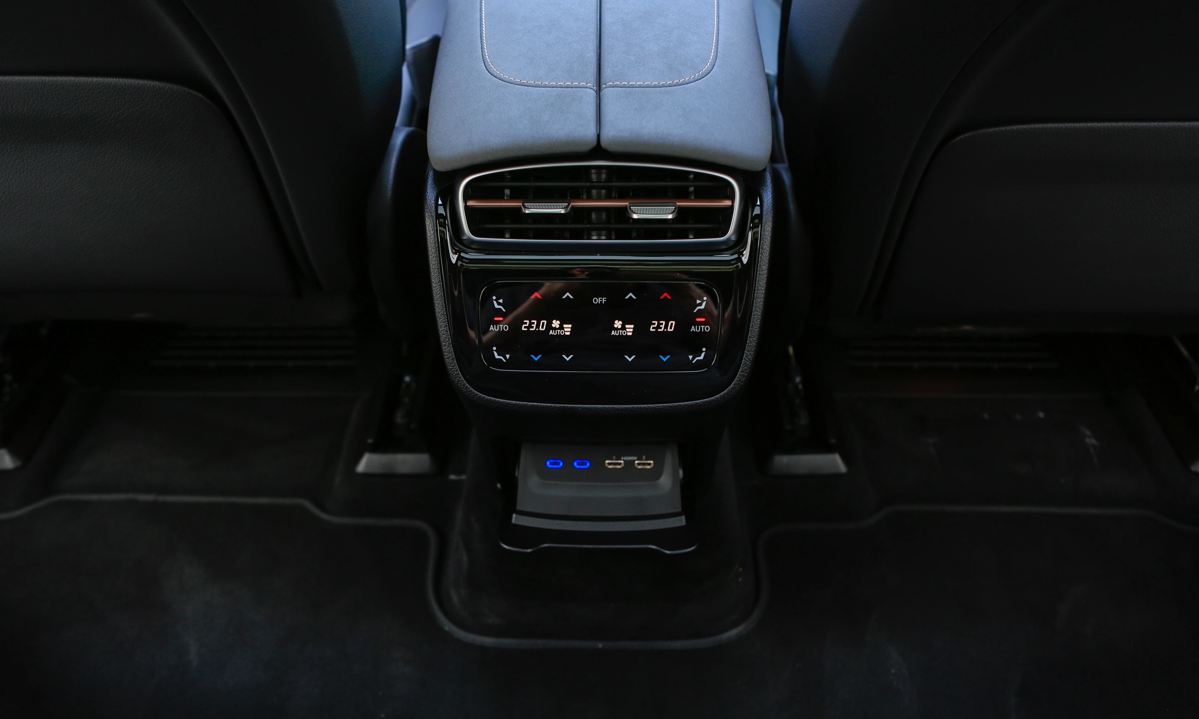 Mercedes EQS SUV 2026 31