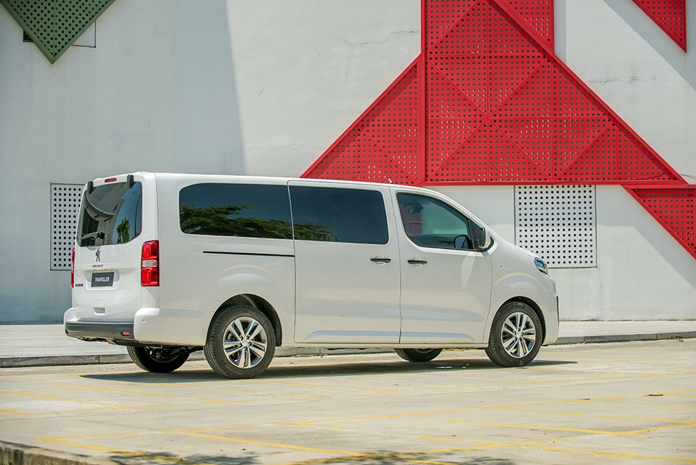 Peugeot Traveller 2026 2