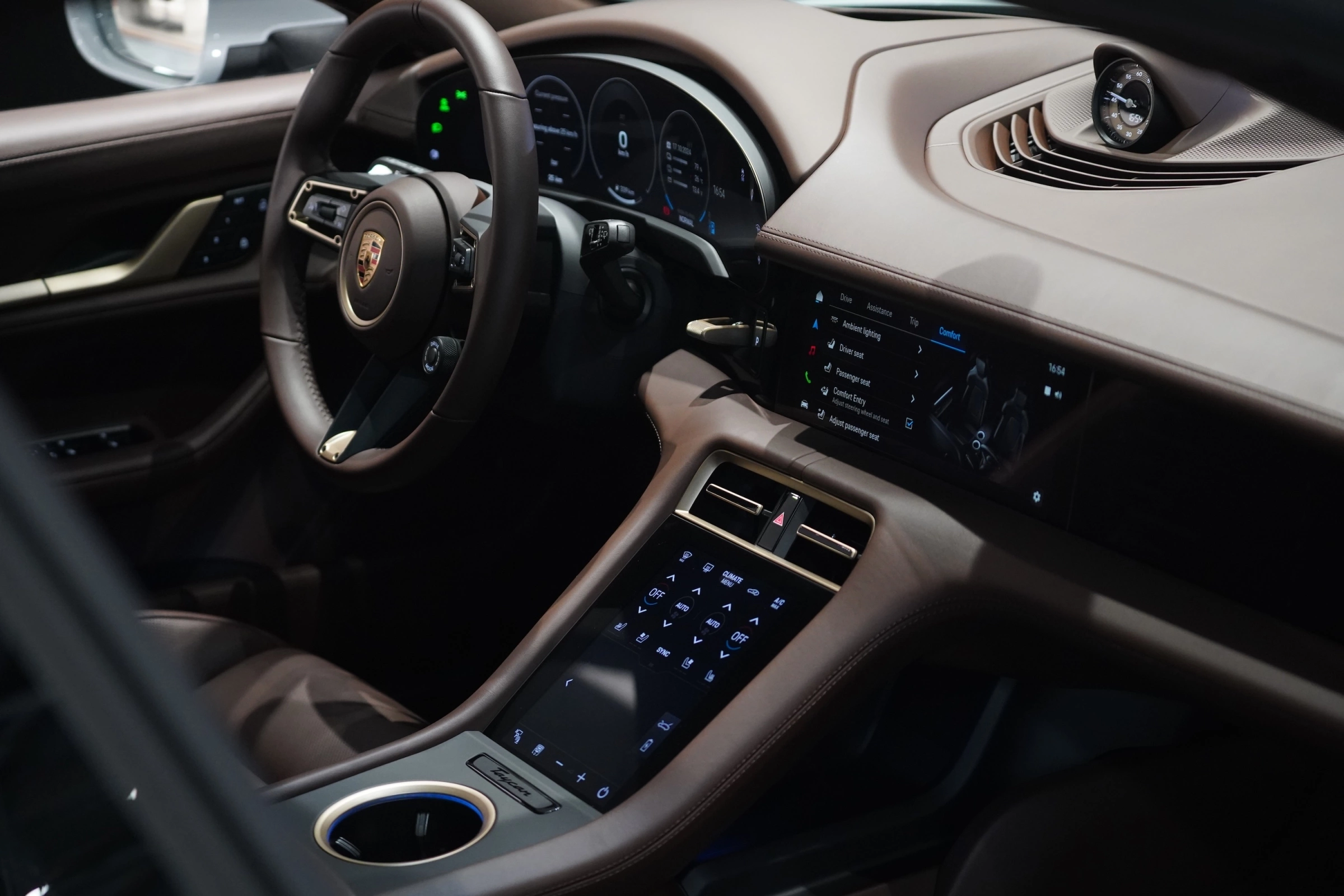Porsche Taycan 2026 24