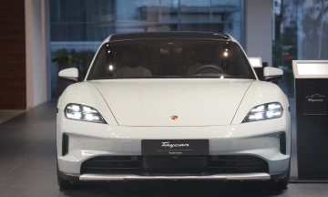 Porsche Taycan 2026 37