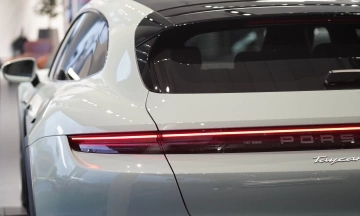 Porsche Taycan 2026 44