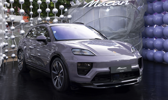 Porsche Macan EV 2026 36