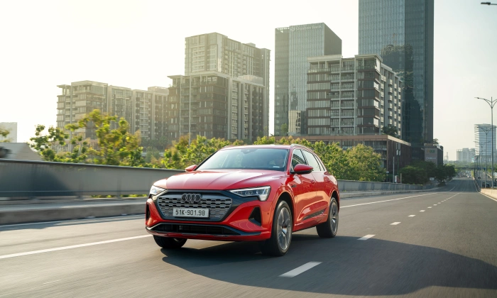 Audi Q8 e-tron 2026 80