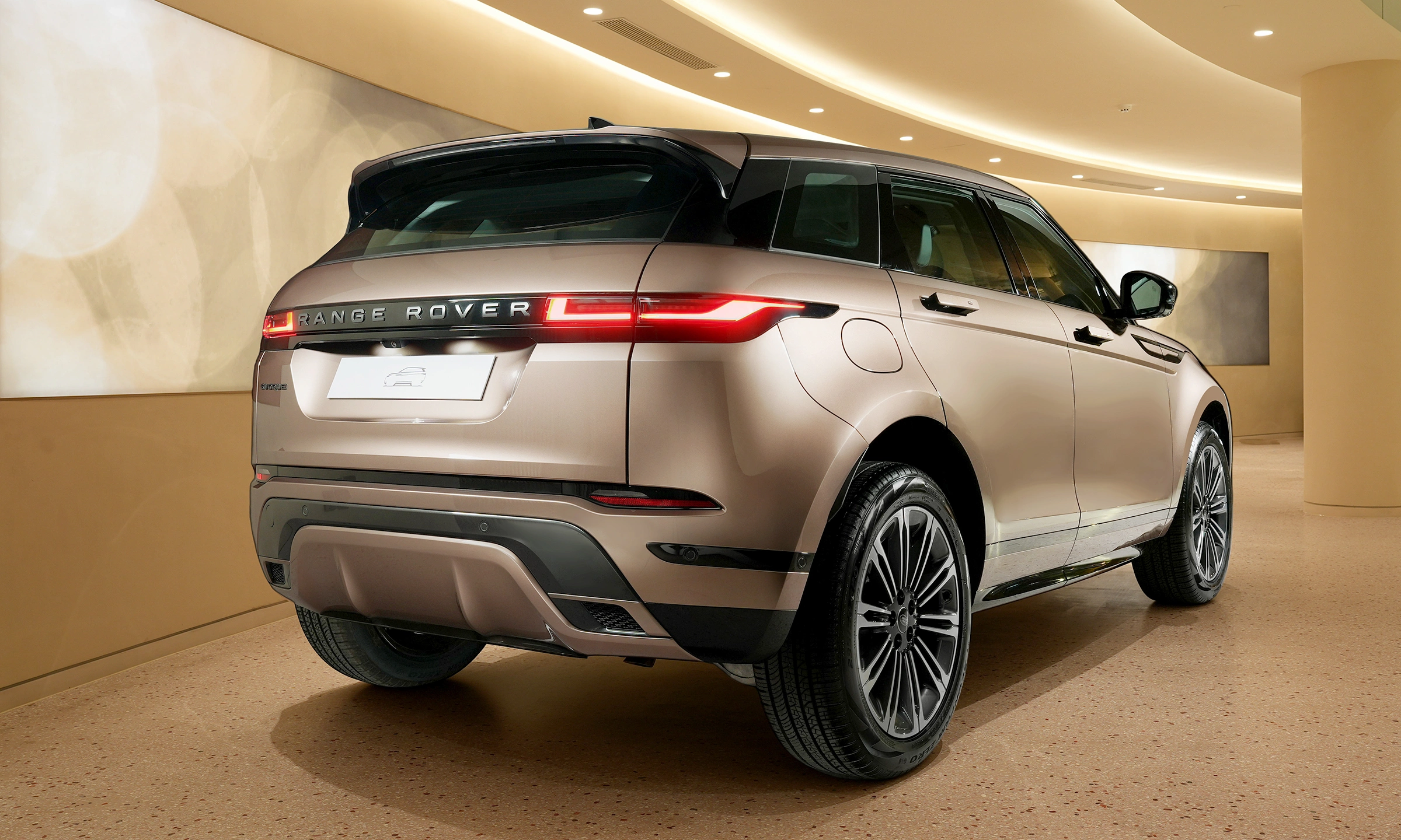Land Rover Range Rover Evoque 2026 3