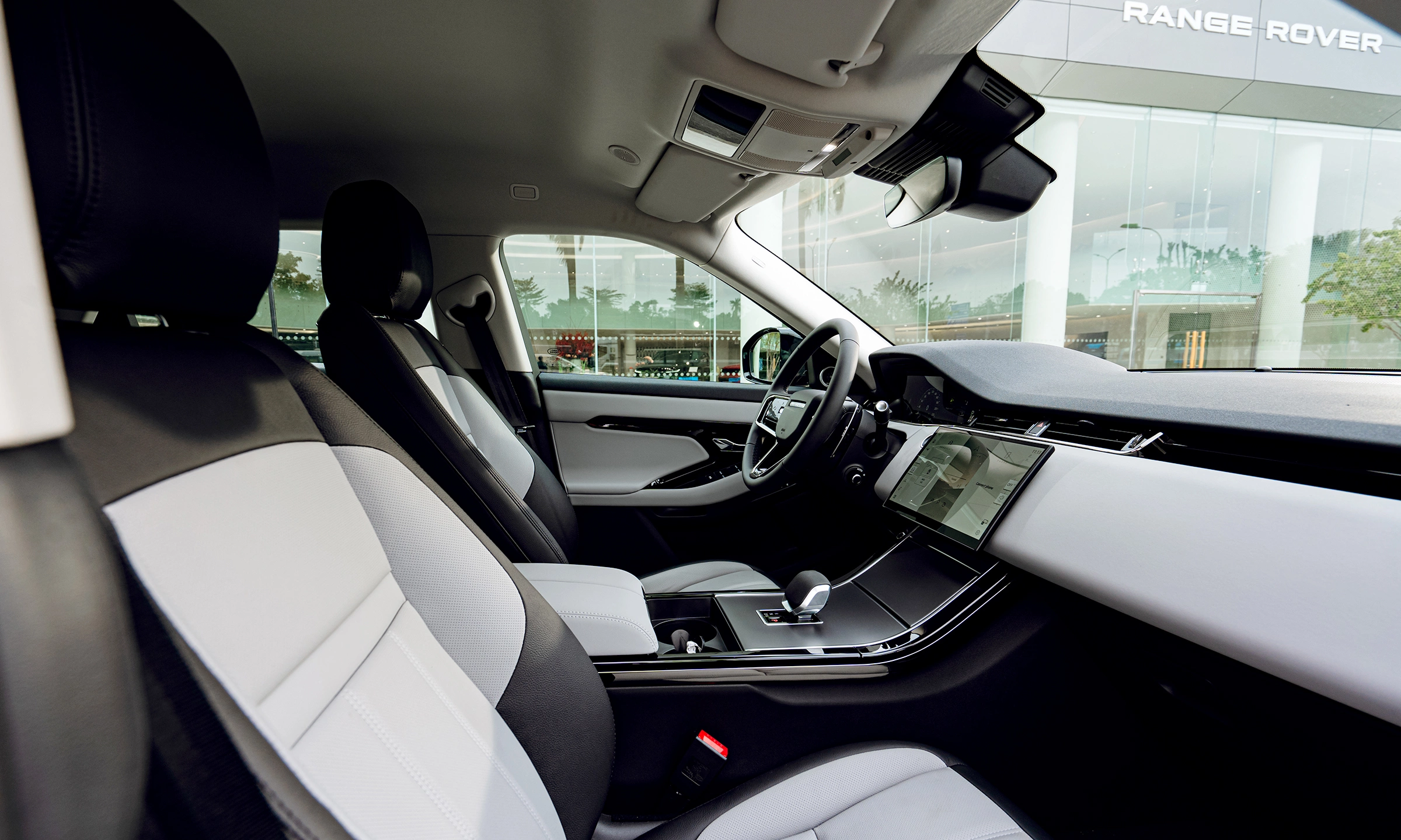 Land Rover Range Rover Evoque 2026 10