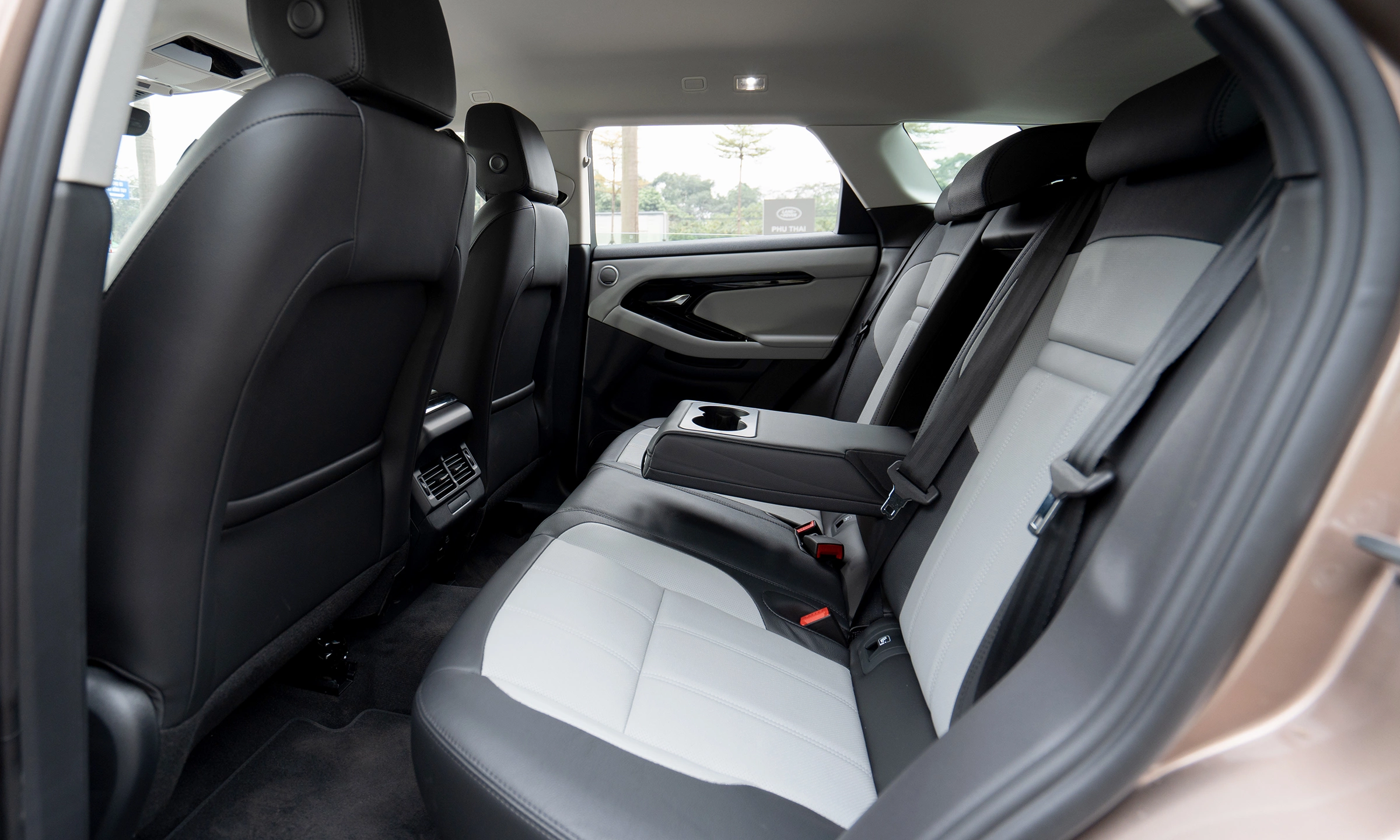 Land Rover Range Rover Evoque 2026 12