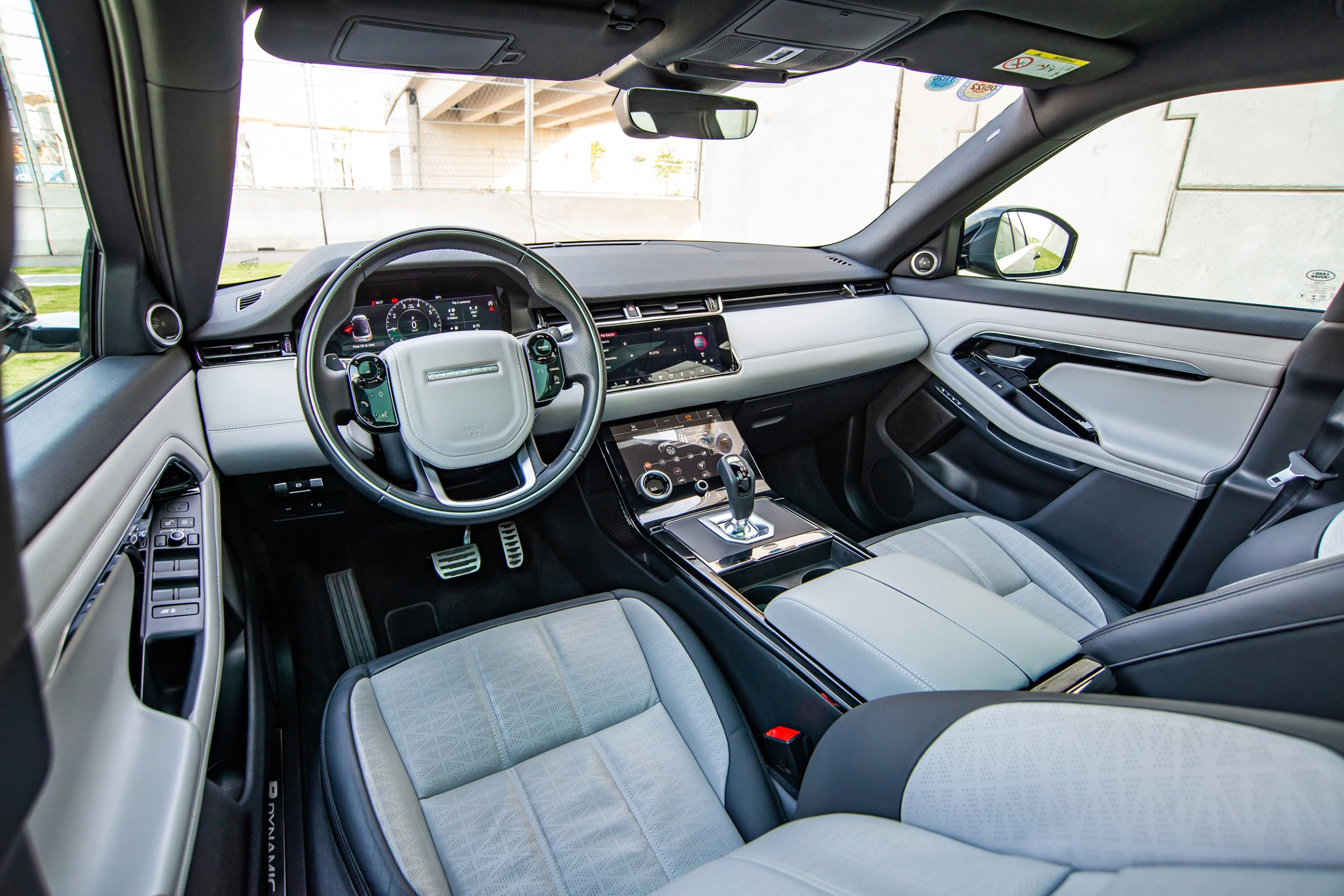 Land Rover Range Rover Evoque 2026 8