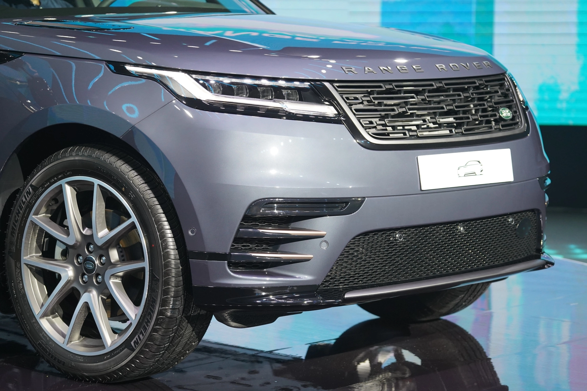 Land Rover Range Rover Velar 2026 8