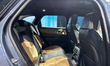 Land Rover Range Rover Velar 2026 39