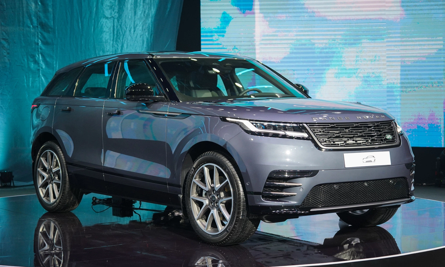 Land Rover Range Rover Velar 2026 21