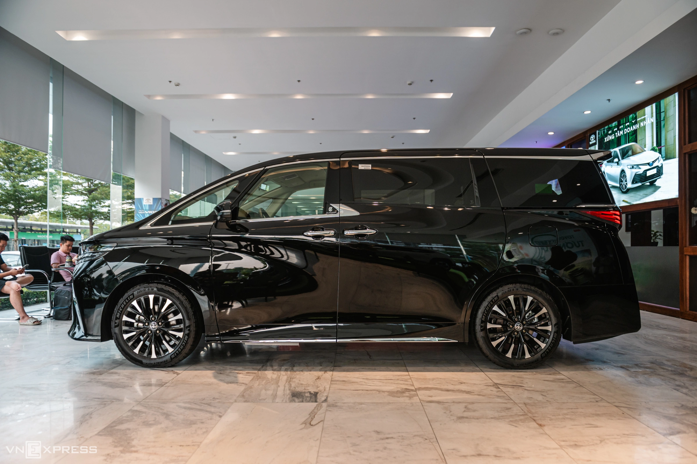 Toyota Alphard 2026 6
