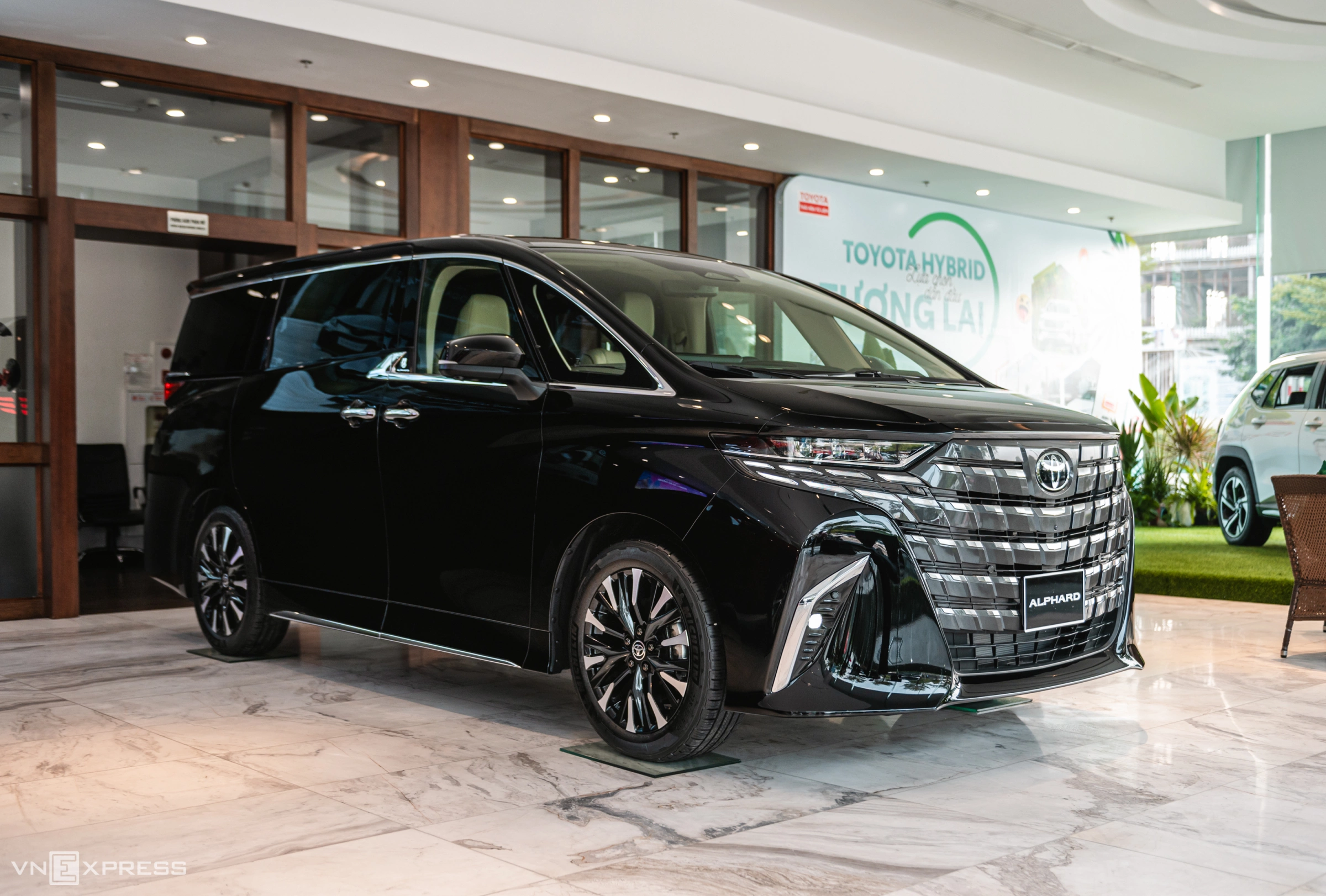 Toyota Alphard 2026