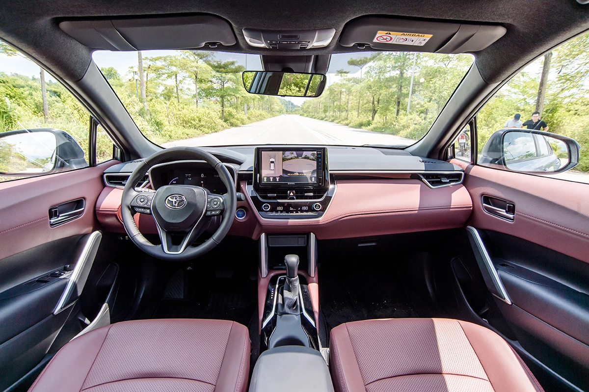Toyota Corolla Cross 2026 8