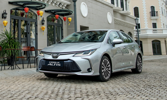 Toyota Corolla Altis 2026 8