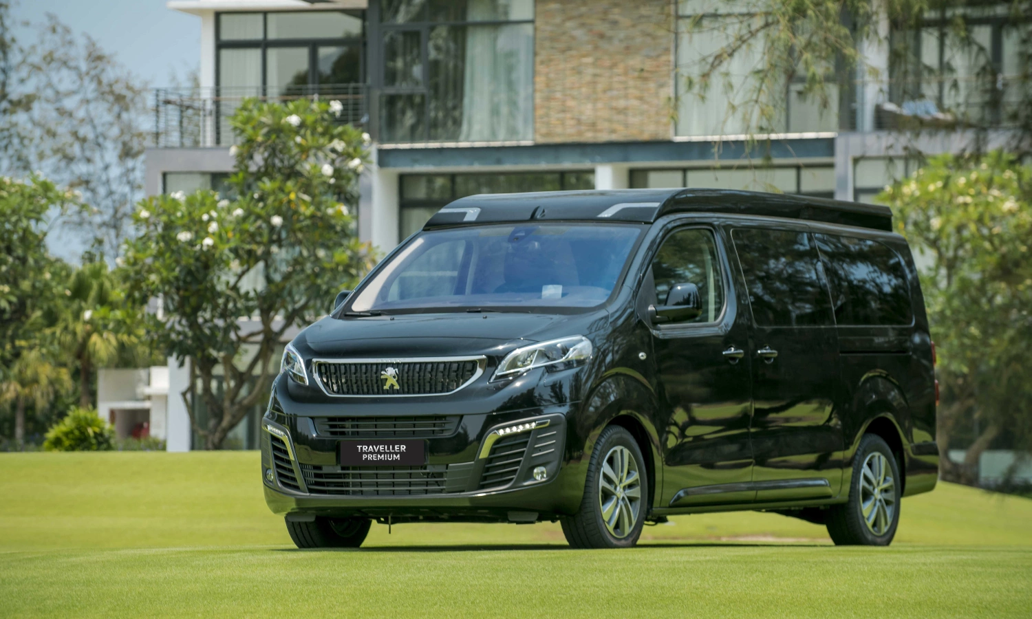Peugeot Traveller 2026 11