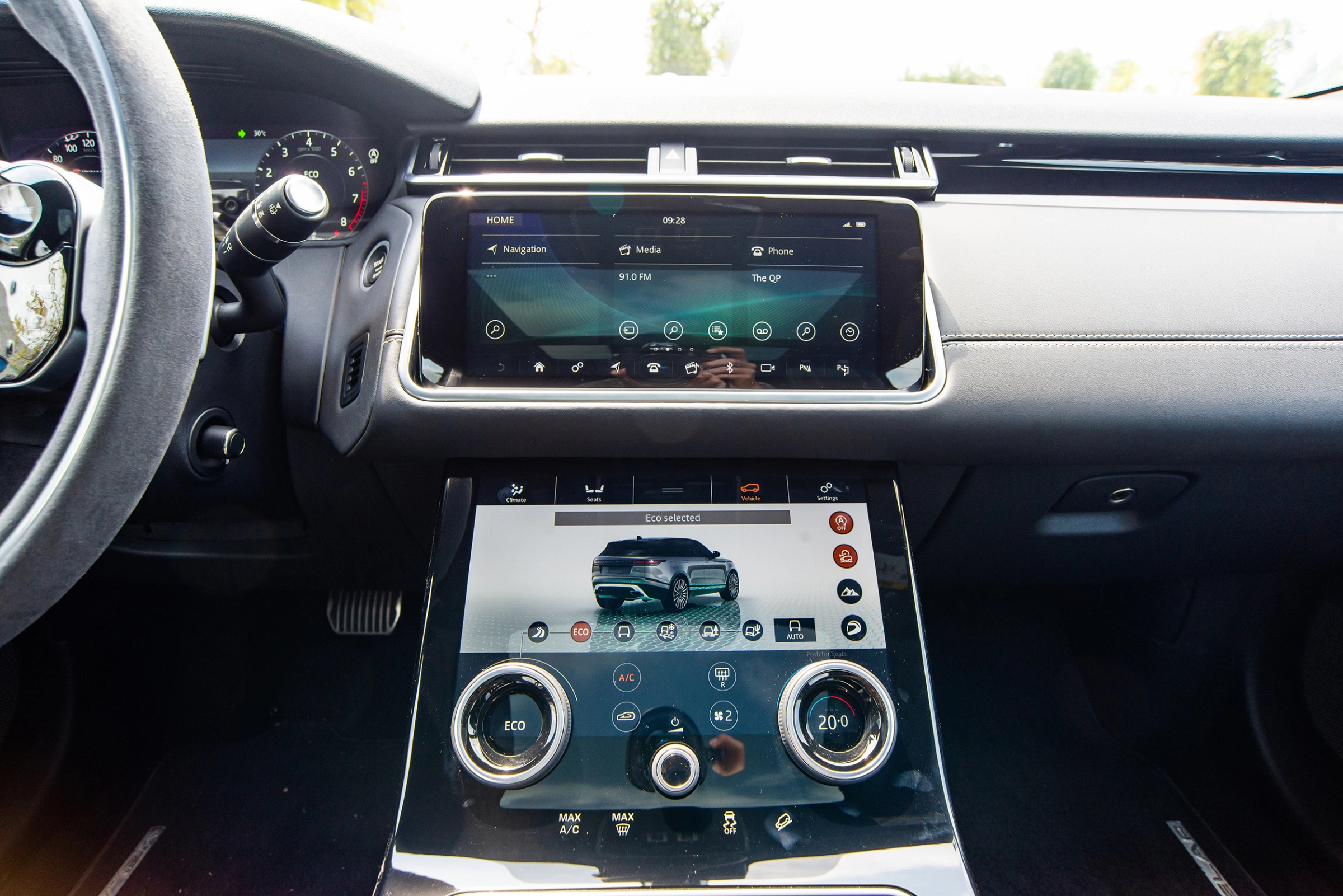 Land Rover Range Rover Velar 2026 10