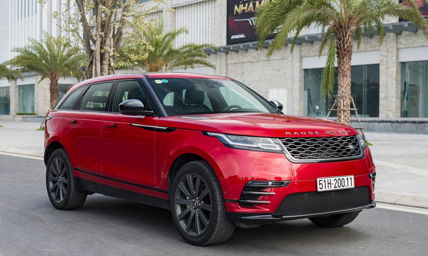 Land Rover Range Rover Velar 2026 14