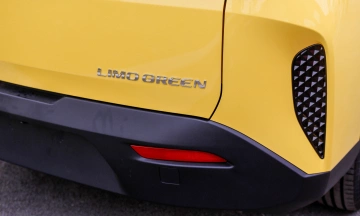 VinFast Limo Green 2026 47