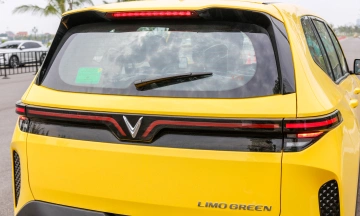 VinFast Limo Green 2026 58