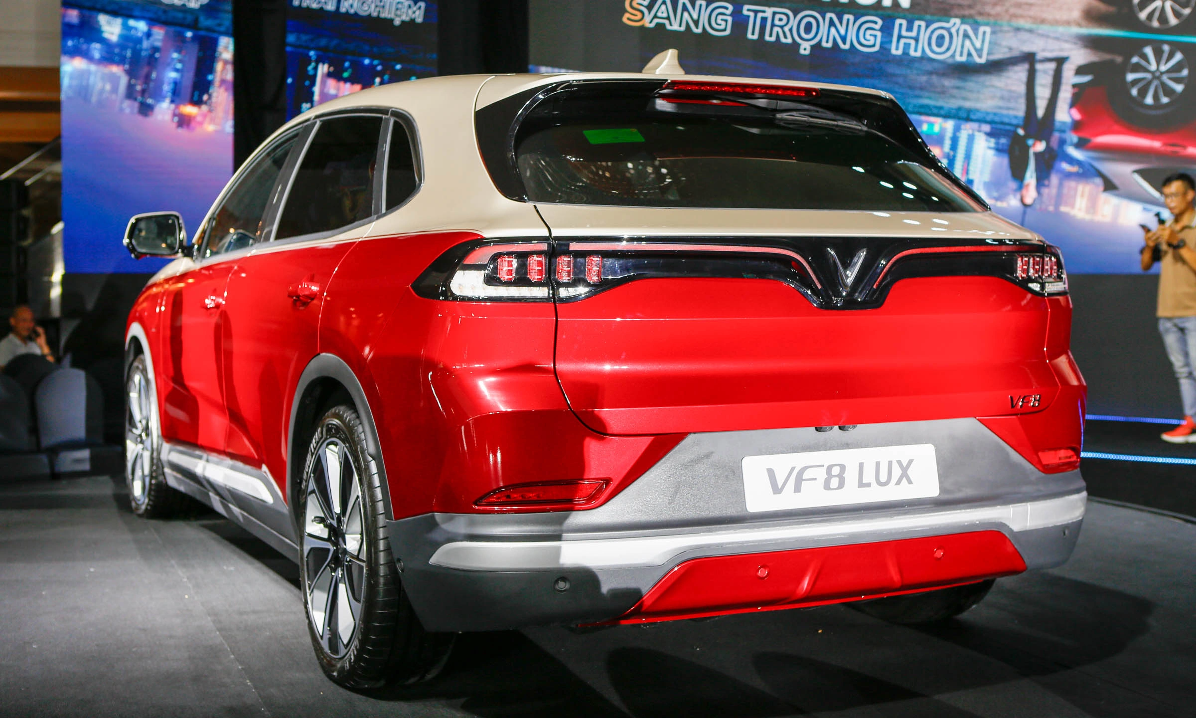 VinFast VF 8 2026 10