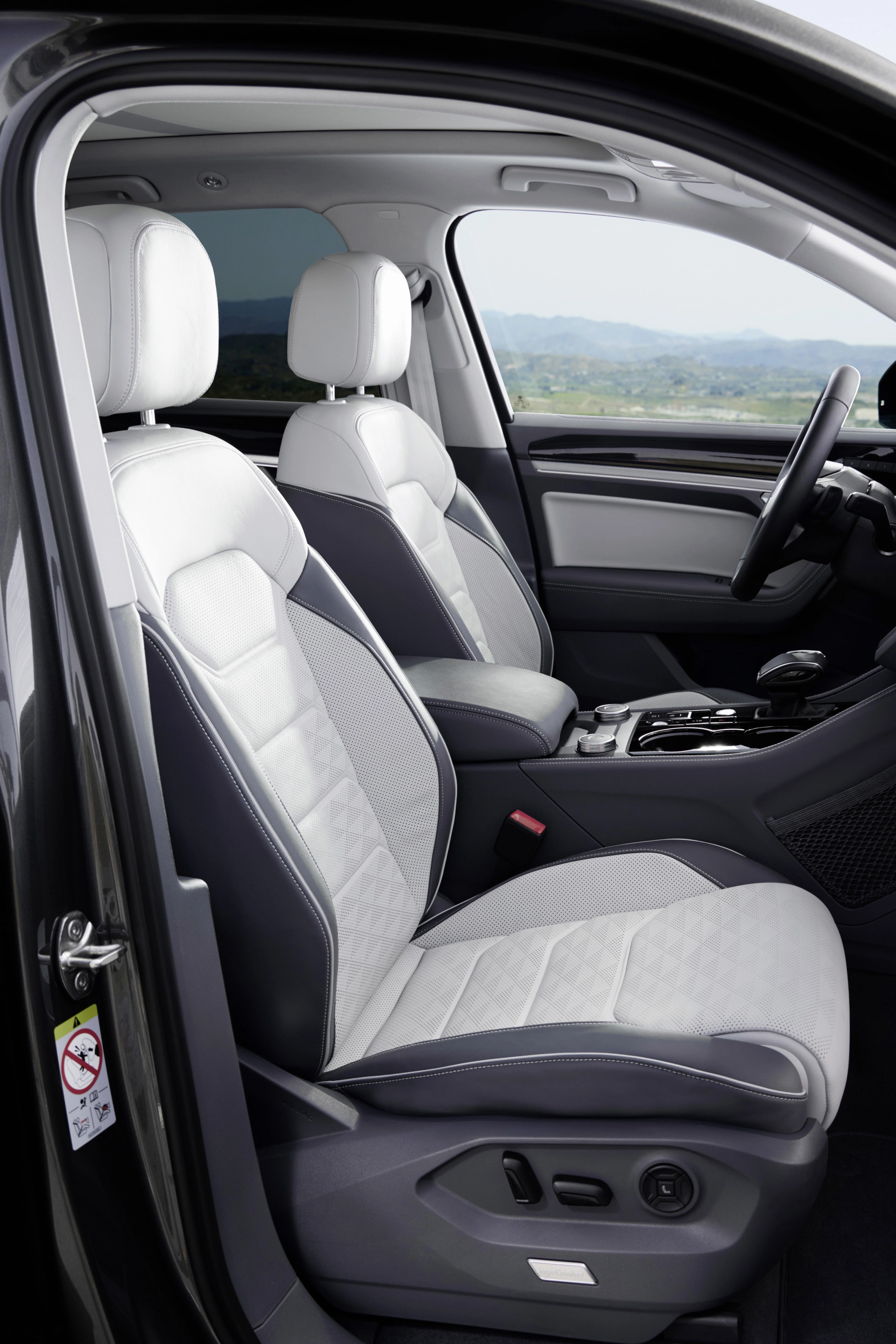 Volkswagen Touareg 2026 14