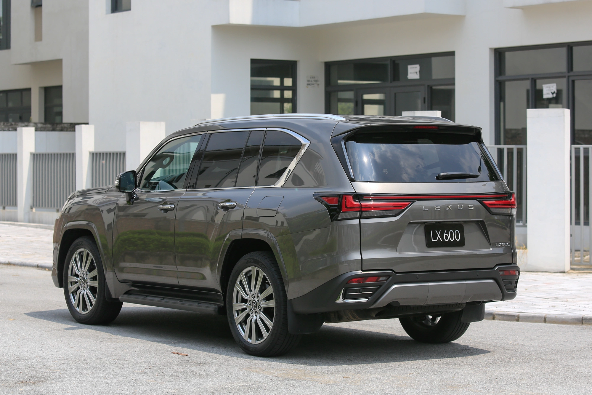 Lexus LX 2026 3