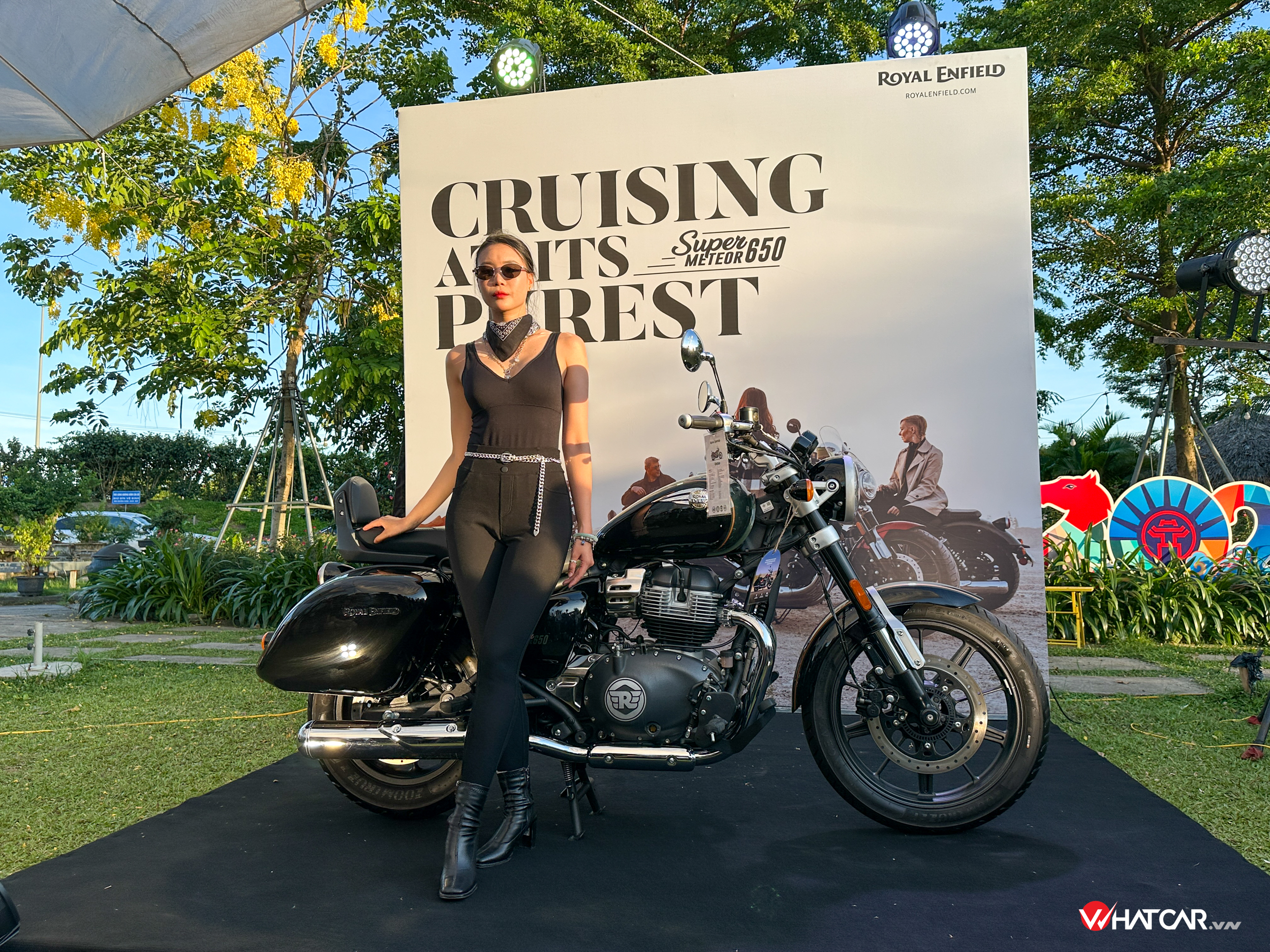 Royal Enfield kỷ niệm 125 năm cùng cộng đồng biker Việt Nam với việc ra mắt 5 dòng xe mô tô