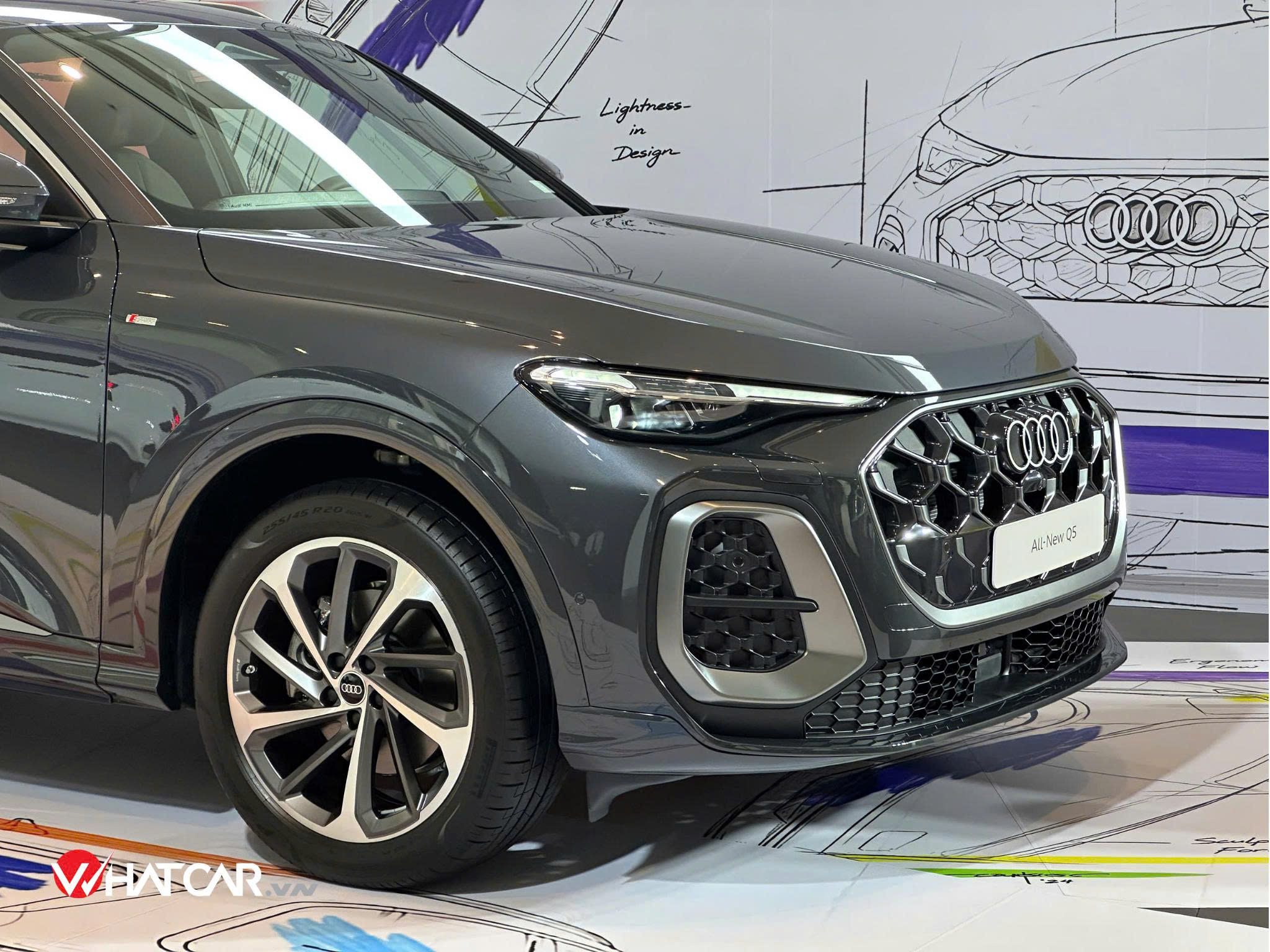 Xe sở hữu 7 túi khí, đồng thời có thể tự động kích hoạt các biện pháp bảo vệ người ngồi chủ động nếu phát hiện va chạm sắp tới không thể tránh khỏi (Ảnh: Bình Trần).