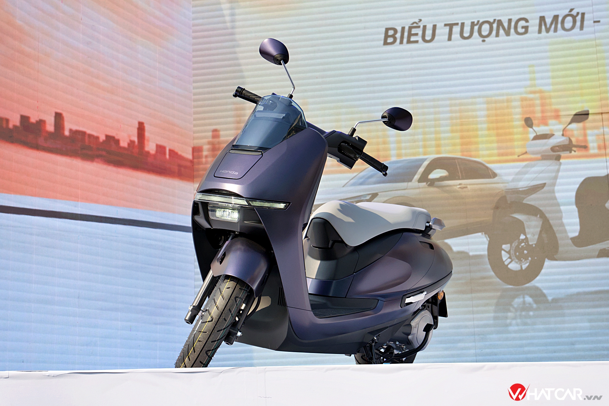 So với xe tại Thái Lan có giá quy đổi từ 107 triệu đồng, UC3 ở Việt Nam hiện rẻ hơn gần một nửa (Ảnh: Trung Nghĩa).