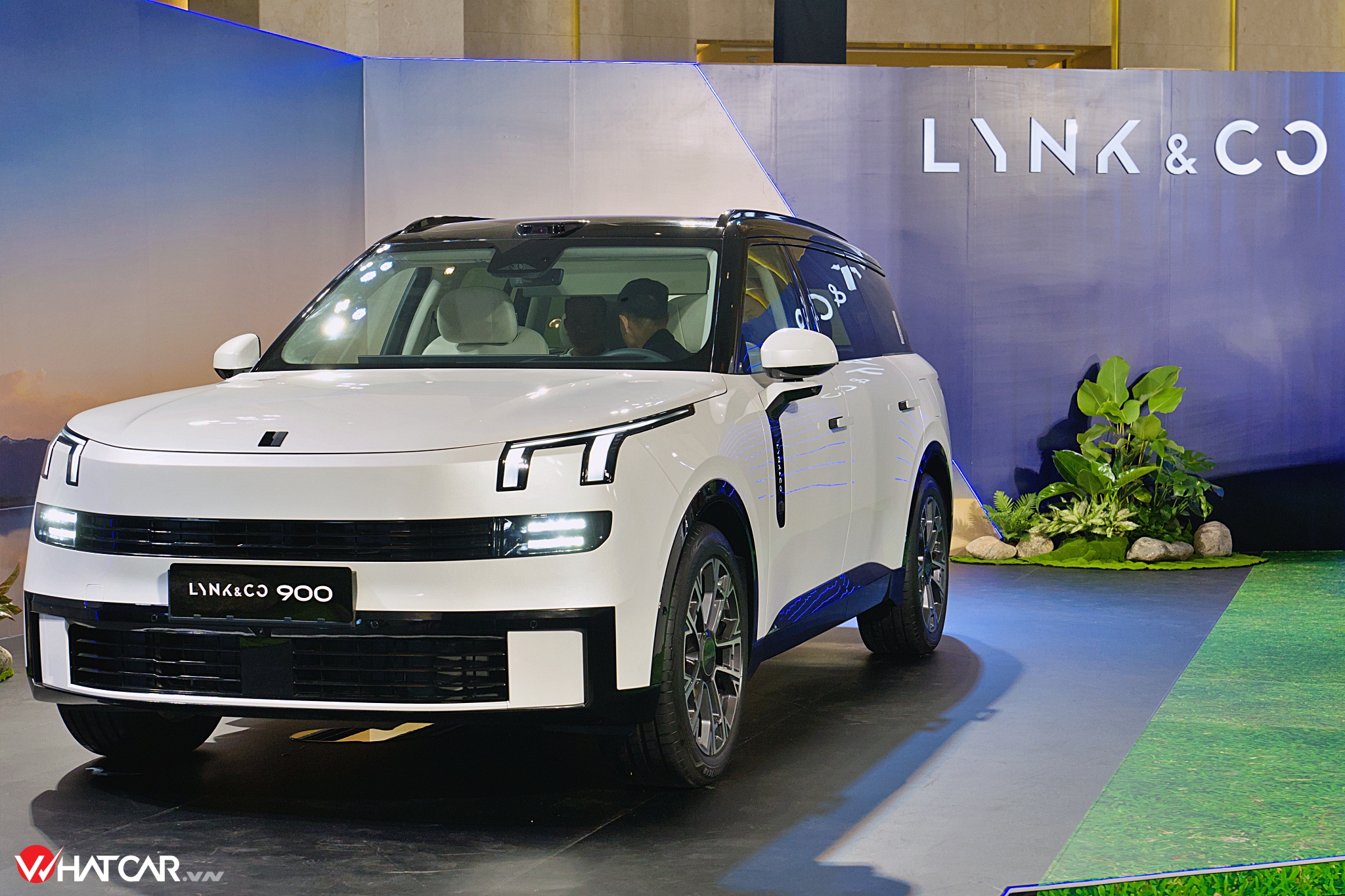 Lynk & Co 900 được bảo hành 6 năm/175.000km đối với phương tiện và 8 năm/200.000km cho hệ thống điện cao áp (Ảnh: Trung Nghĩa).