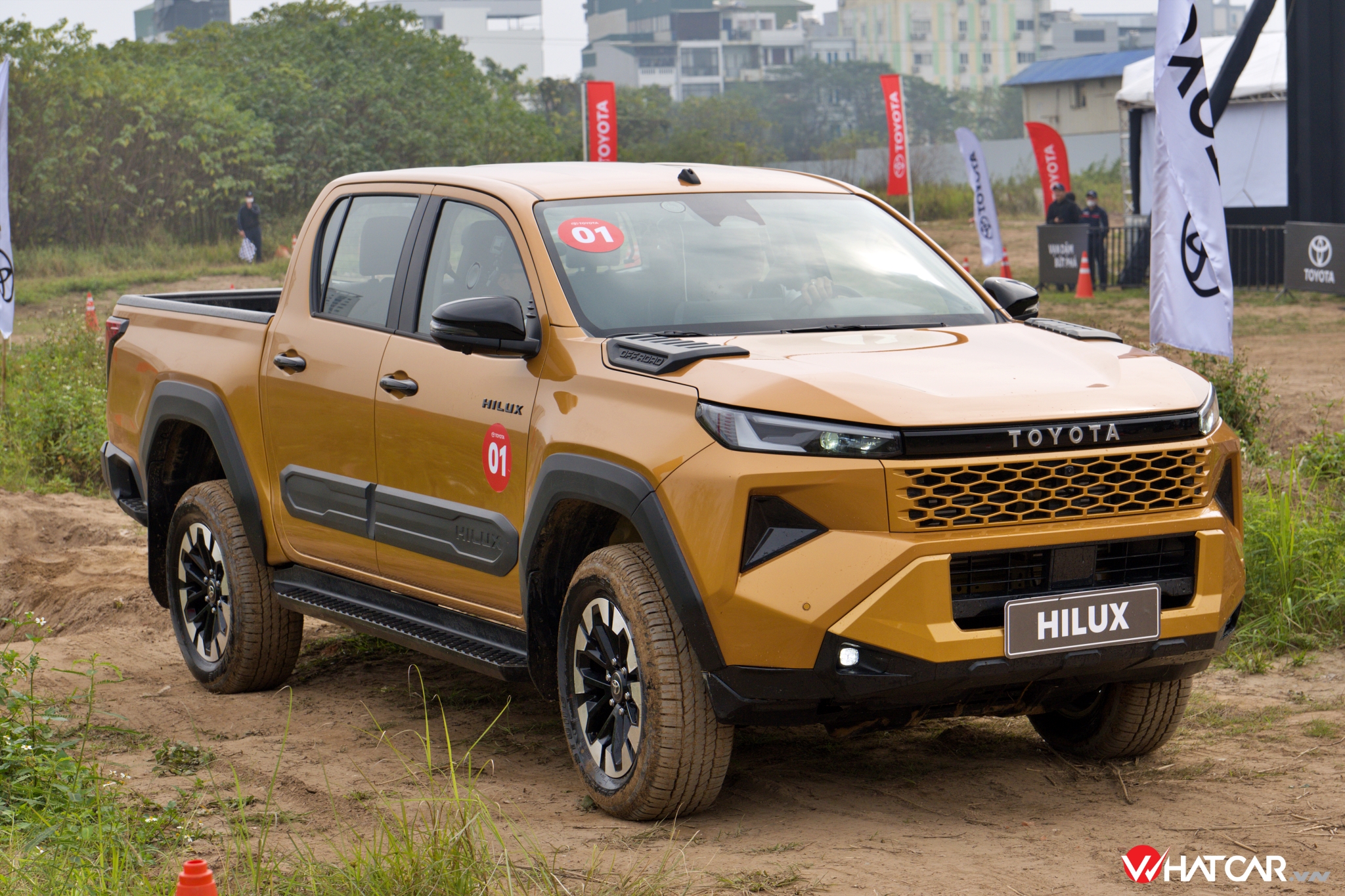 Từ 1/7, người dùng Ranger, Hilux, Triton... sẽ được tháo gỡ những vướng mắc về làn đường, biển báo (Ảnh: Trung Nghĩa).
