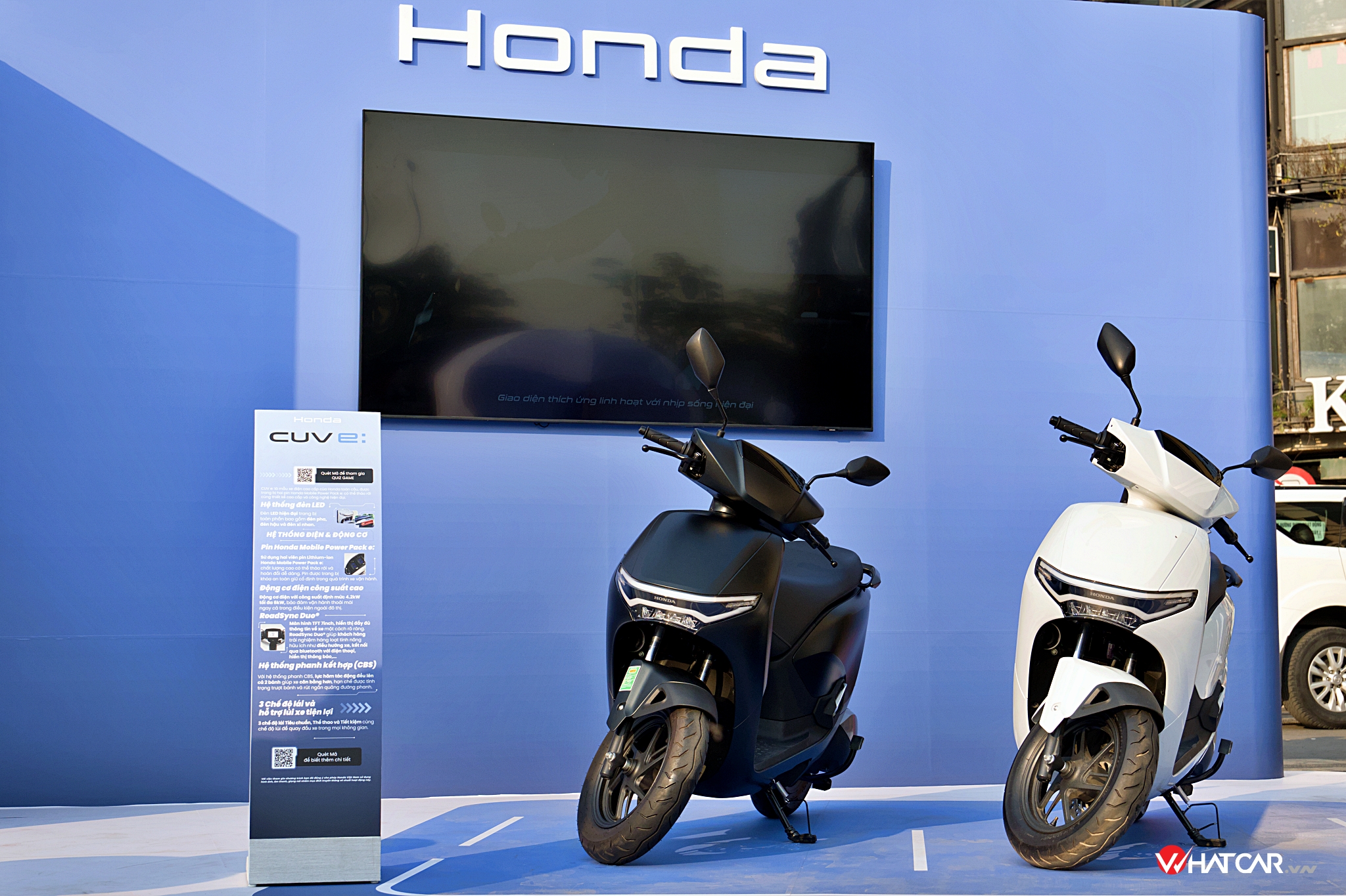 Honda CUV e: có hai tùy chọn màu sắc là đen và trắng (Ảnh: Trung Nghĩa).