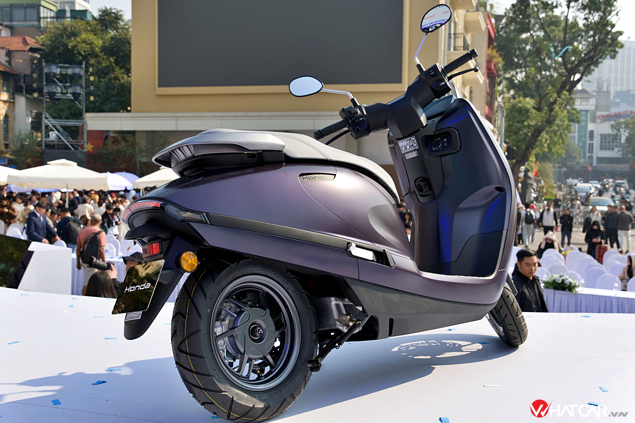 Ngoại hình của UC3 gợi nhắc phần nào đến dòng xe tay ga Honda Spacy (Ảnh: Trung Nghĩa).