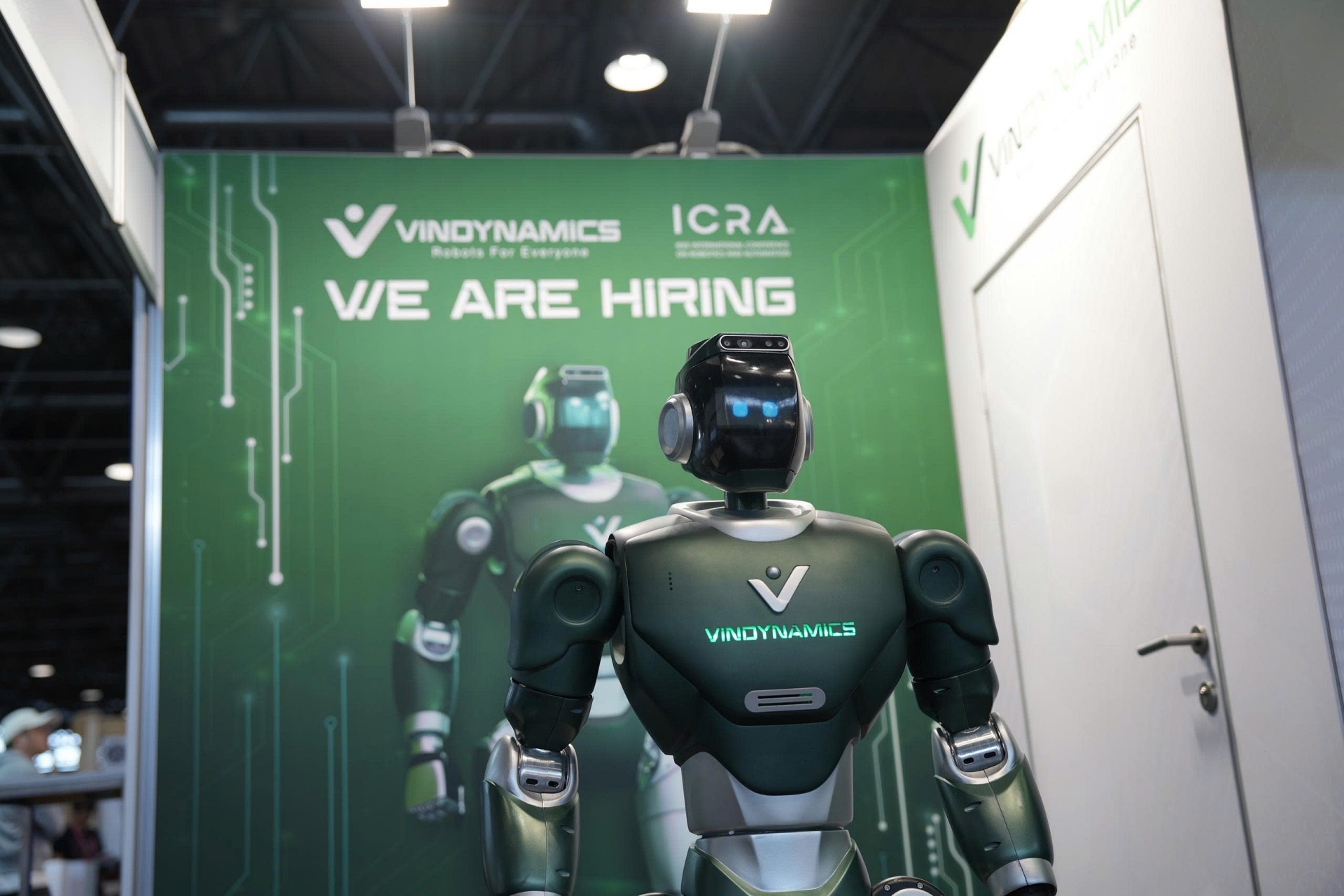 Gian trưng bày của VinDynamics tại Hội nghị Quốc tế về Robot và Tự động hóa (ICRA) 2026 ở Vienna, Áo (Ảnh: Gia An).