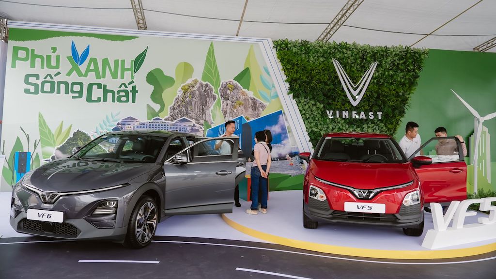 Thị trường ô tô Việt Nam đang đổi ngôi: Xe điện VinFast áp đảo, sedan dần biến mất