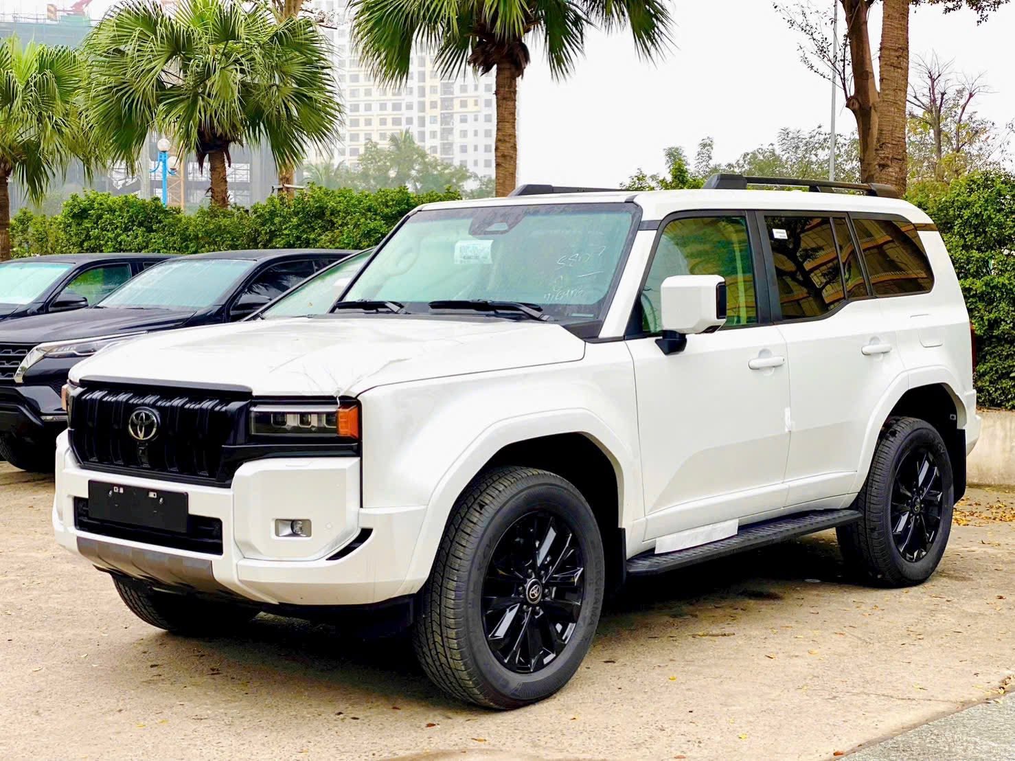 Toyota Việt Nam triệu hồi 563 xe Land Cruiser Prado để cập nhật phần mềm cụm đồng hồ táp-lô