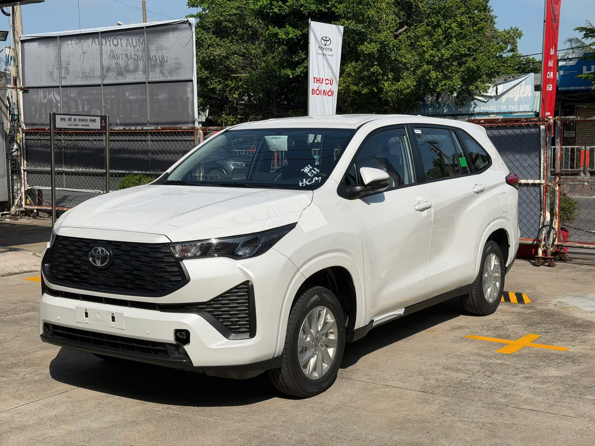 Toyota bán gần 6.500 xe trong tháng 6, Innova Cross lần đầu vượt Yaris Cross để dẫn đầu doanh số